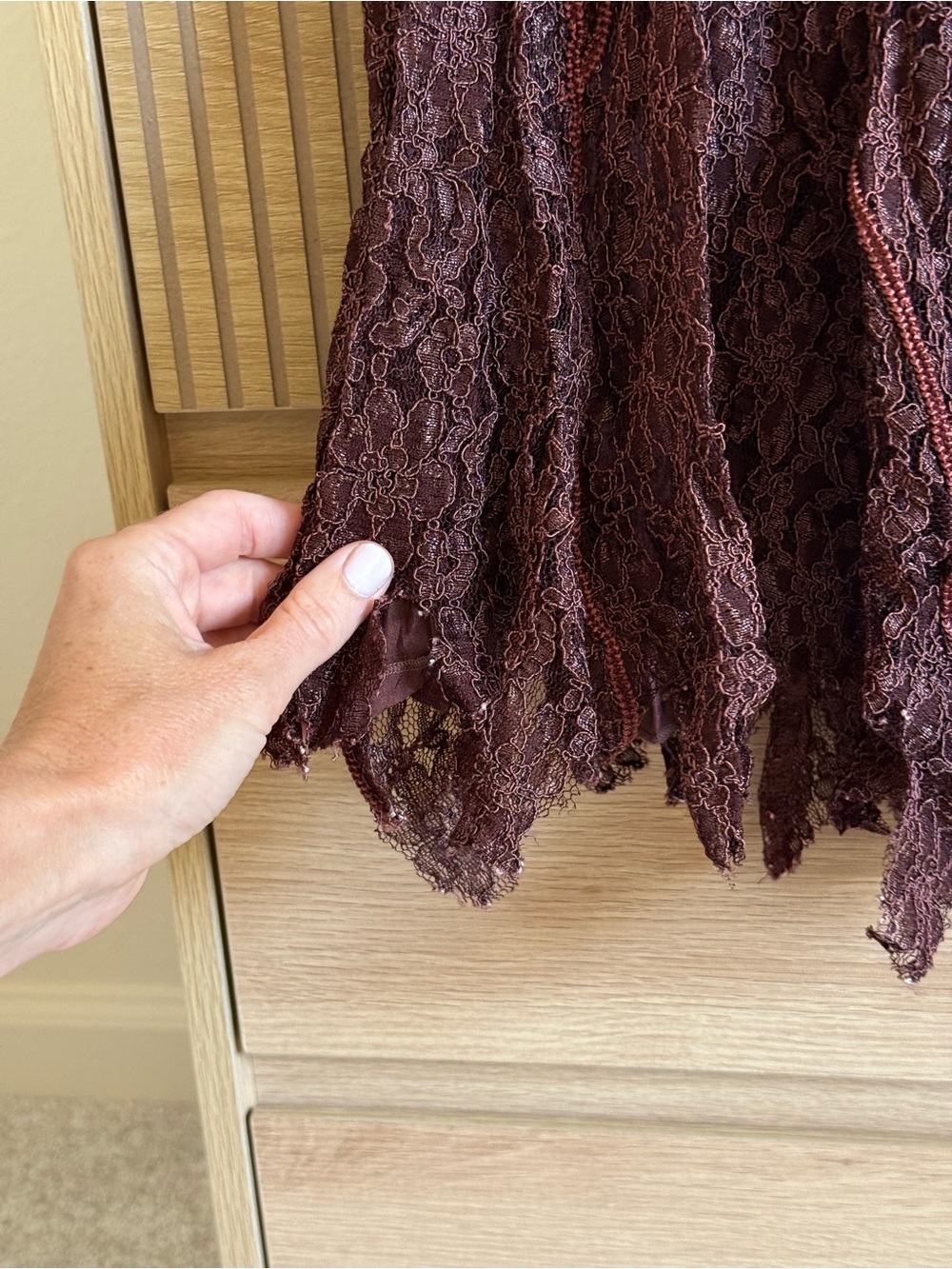 90’s Brown Lace Dress - Picture 4 of 5